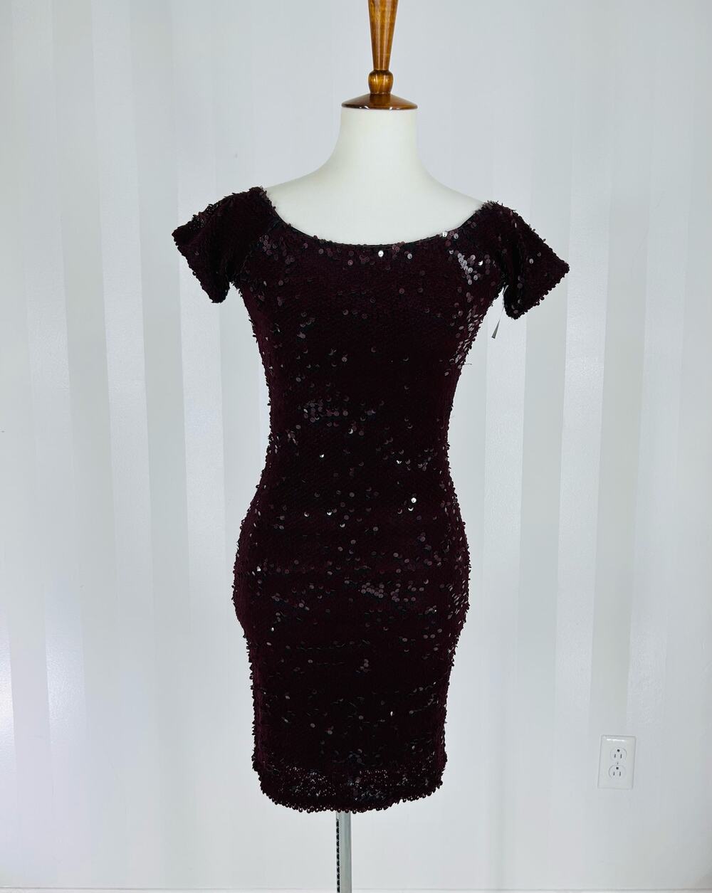 NWT Dress the Population Burgundy Sequin Bodycon Cocktail Dress Sz S